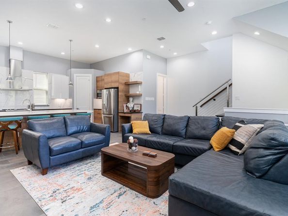 2239  Lovedale Avenue  105, Dallas Texas 75235