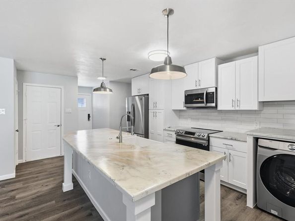 109 N Heights Drive , Crowley Texas 76036