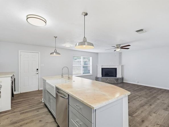 109 N Heights Drive , Crowley Texas 76036