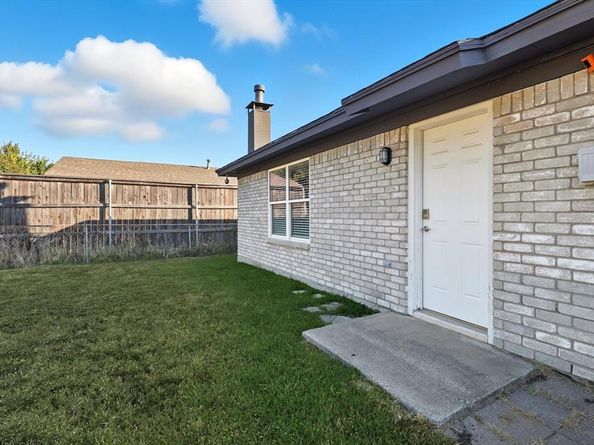 109 N Heights Drive , Crowley Texas 76036