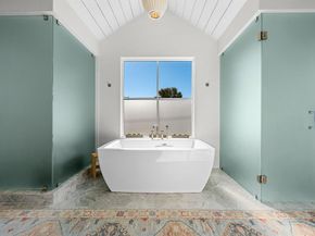 6630  Lakewood Boulevard , Dallas Texas 75214