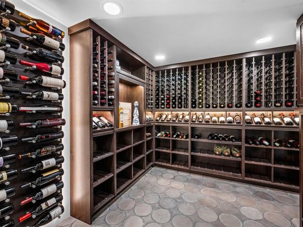 6630  Lakewood Boulevard , Dallas Texas 75214