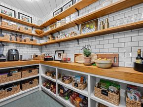 6630  Lakewood Boulevard , Dallas Texas 75214