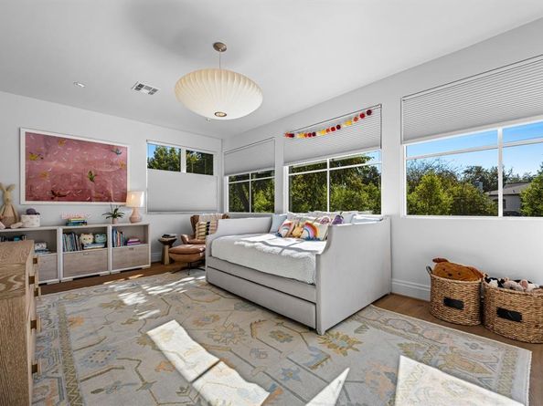 6630  Lakewood Boulevard , Dallas Texas 75214