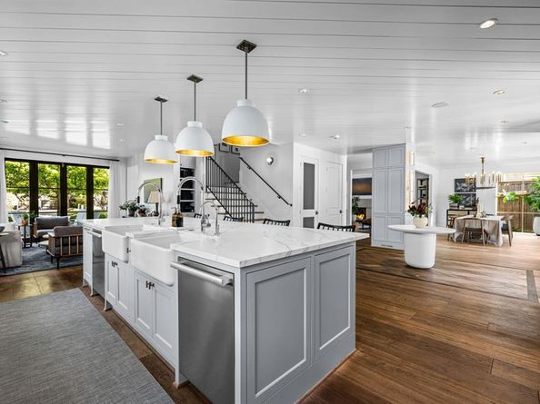 6630  Lakewood Boulevard , Dallas Texas 75214