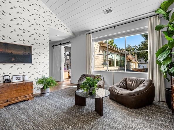 6630  Lakewood Boulevard , Dallas Texas 75214