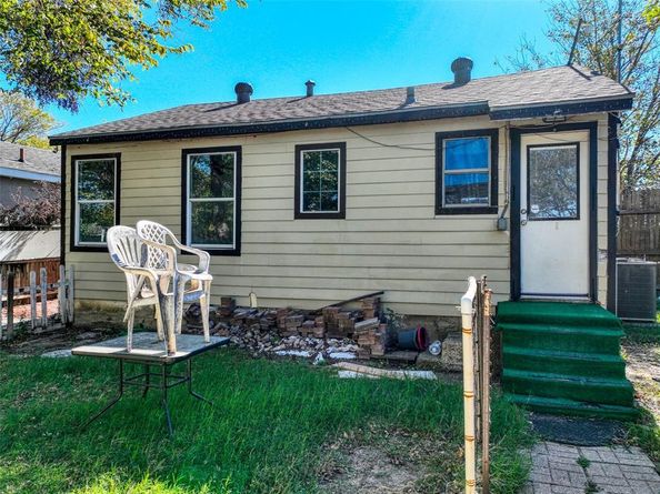 2222  Houston Street , Grand Prairie Texas 75050