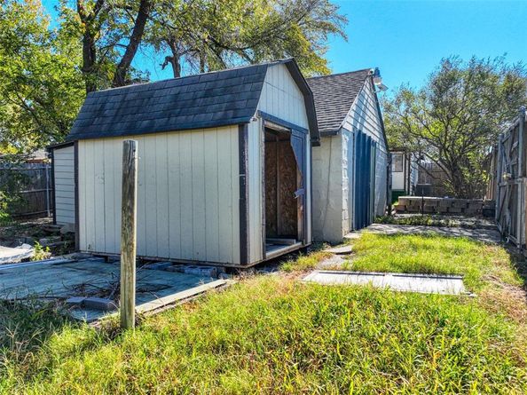 2222  Houston Street , Grand Prairie Texas 75050