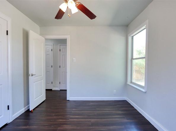 2222  Houston Street , Grand Prairie Texas 75050