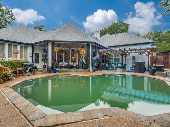 1828  Valley View Drive , Cedar Hill Texas 75104