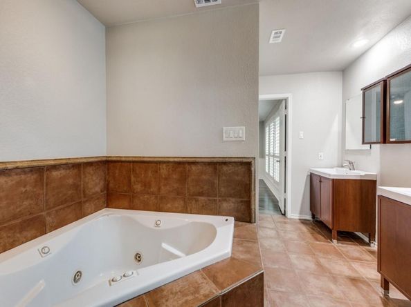 806  Pebblecreek Drive , Garland Texas 75040