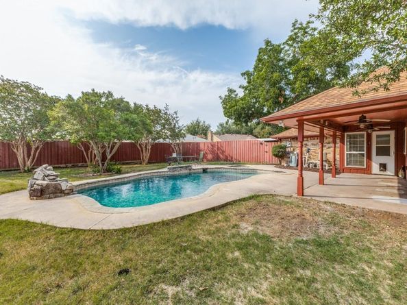 806  Pebblecreek Drive , Garland Texas 75040