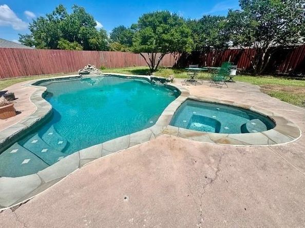 806  Pebblecreek Drive , Garland Texas 75040