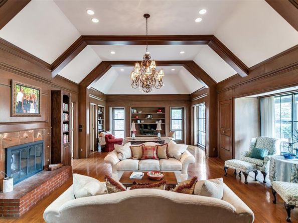 6043  Walnut Hill Circle , Dallas Texas 75230