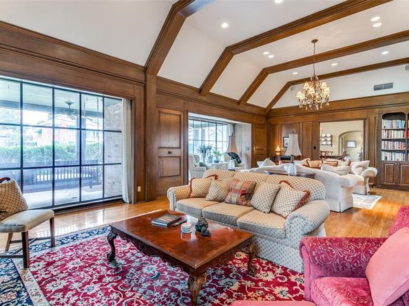 6043  Walnut Hill Circle , Dallas Texas 75230