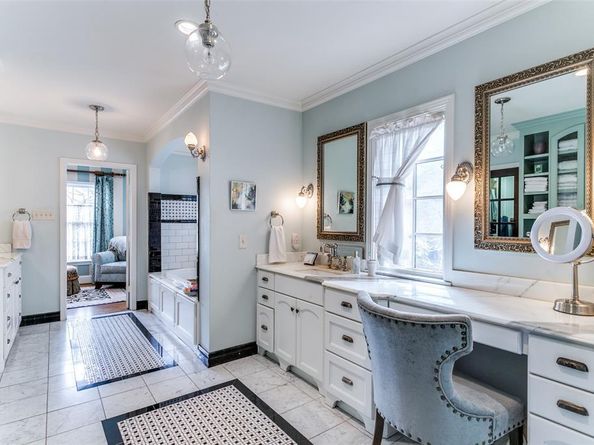 6043  Walnut Hill Circle , Dallas Texas 75230