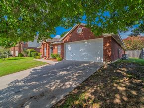 6405  Redstone Drive , Arlington Texas 76001