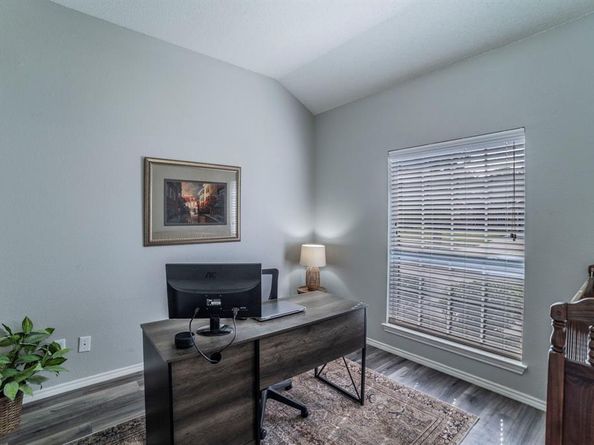 6405  Redstone Drive , Arlington Texas 76001