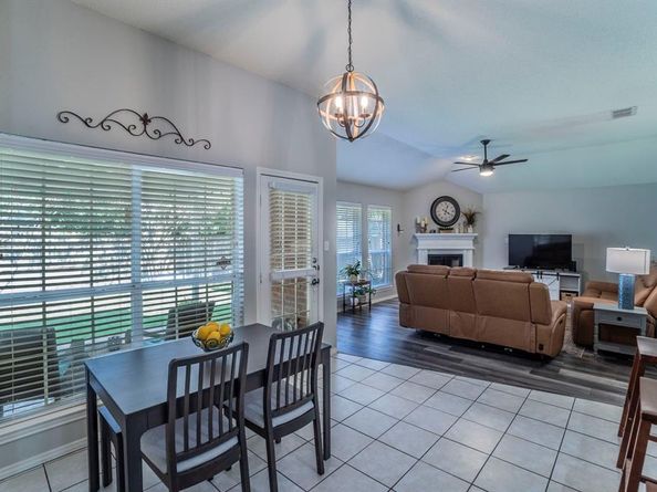 6405  Redstone Drive , Arlington Texas 76001