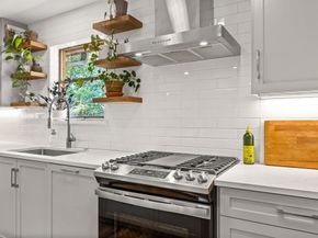 10523  Wyatt Street , Dallas Texas 75218