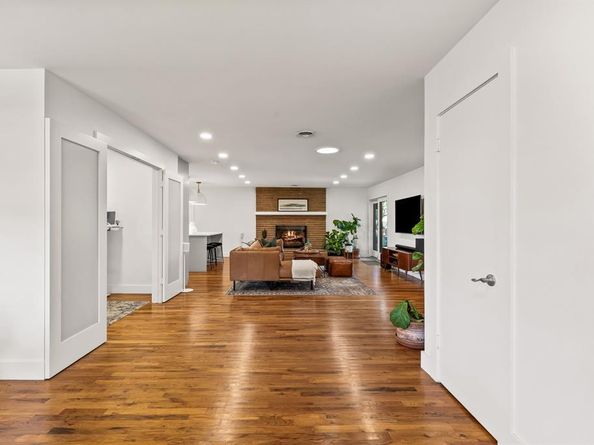 10523  Wyatt Street , Dallas Texas 75218