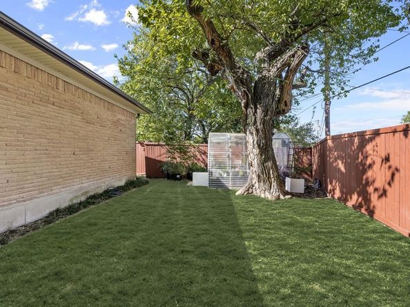 10523  Wyatt Street , Dallas Texas 75218