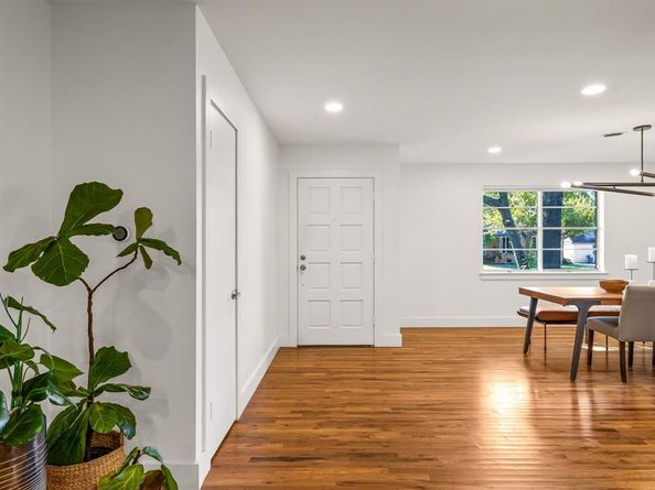 10523  Wyatt Street , Dallas Texas 75218