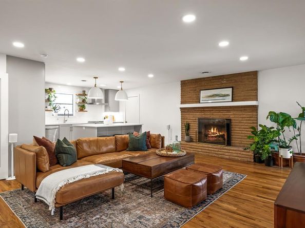 10523  Wyatt Street , Dallas Texas 75218