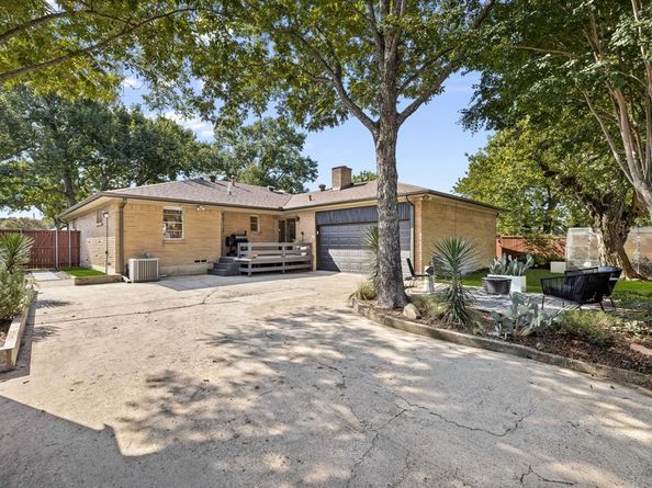 10523  Wyatt Street , Dallas Texas 75218