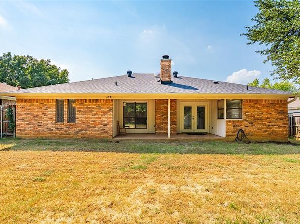 1875  Larkspur Drive , Arlington Texas 76013