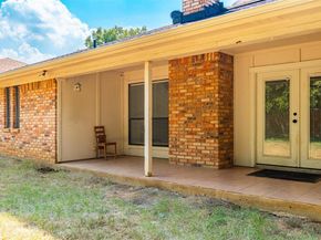 1875  Larkspur Drive , Arlington Texas 76013