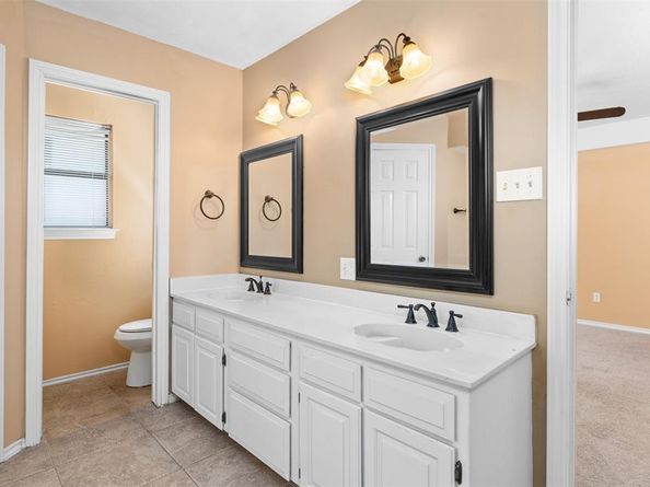 1875  Larkspur Drive , Arlington Texas 76013