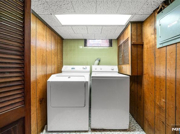 226 Mohegan Way, Fort Lee NJ 07024
