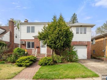 226 Mohegan Way