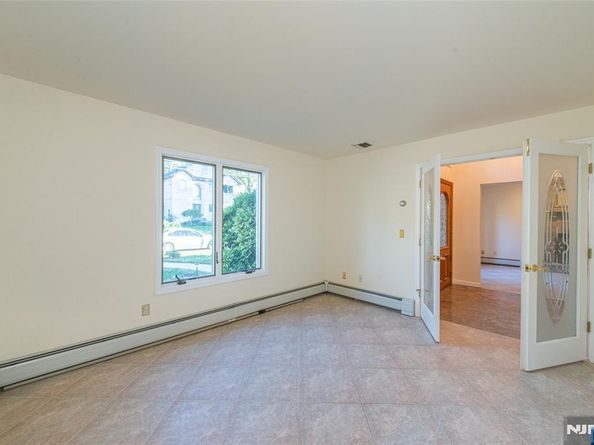 405 Chestnut Street, Ridgefield NJ 07657