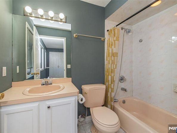405 Chestnut Street, Ridgefield NJ 07657