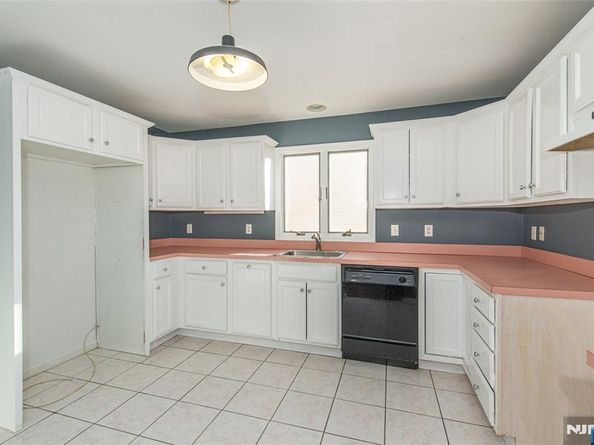405 Chestnut Street, Ridgefield NJ 07657