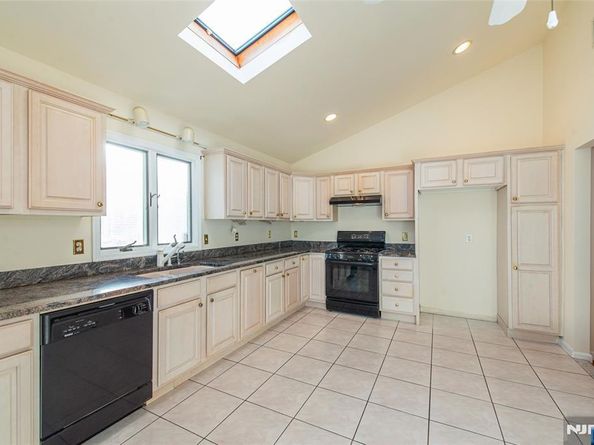 405 Chestnut Street, Ridgefield NJ 07657