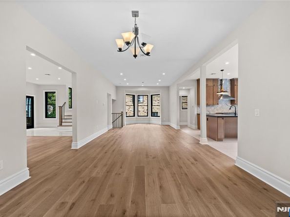 475 Morse Avenue, Ridgefield NJ 07657