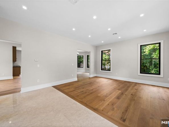 475 Morse Avenue, Ridgefield NJ 07657