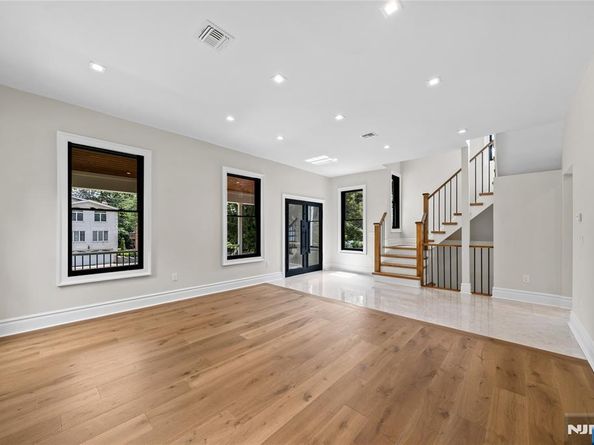 475 Morse Avenue, Ridgefield NJ 07657