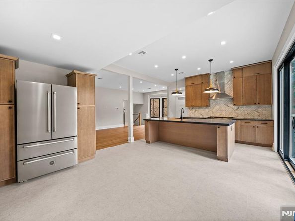 475 Morse Avenue, Ridgefield NJ 07657