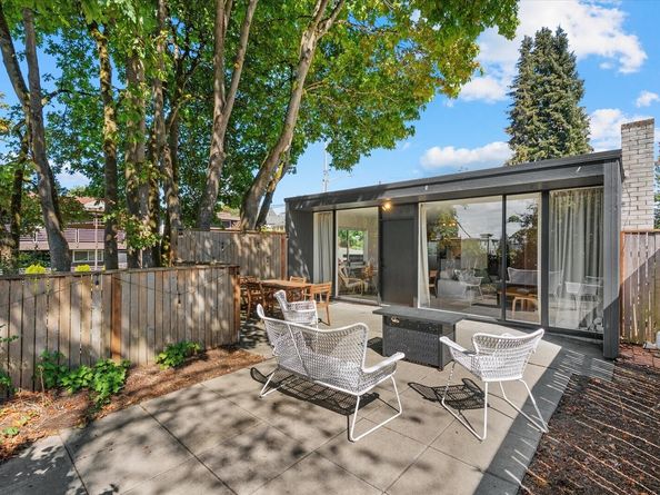 719 N 38th Street, Seattle WA 98103