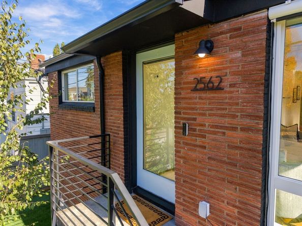 2562 56th Avenue SW, Seattle WA 98116