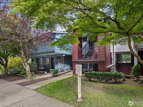 15917 Waynita Way NE E202, Bothell WA 98011