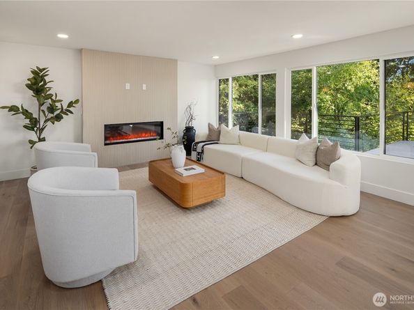 7070 94th Avenue SE, Mercer Island WA 98040