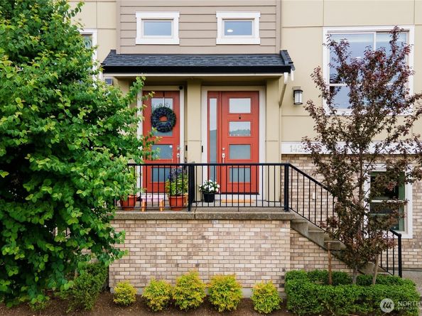 1429 8th Avenue NE 8, Issaquah WA 98029