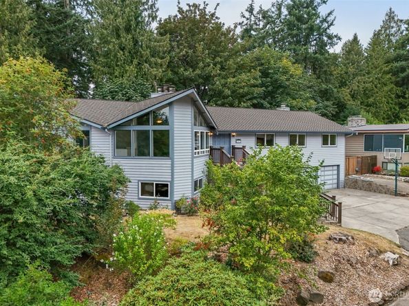 19217 46th Avenue NE, Lake Forest Park WA 98155