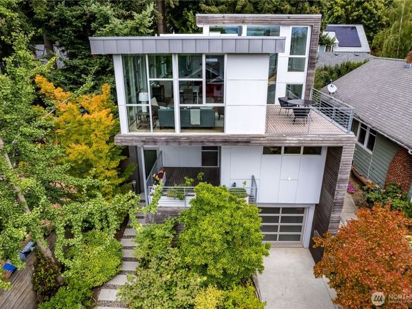 2112 N 46th Street, Seattle WA 98103