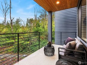 14888 HS#6 NE 2nd Court, Bellevue WA 98007